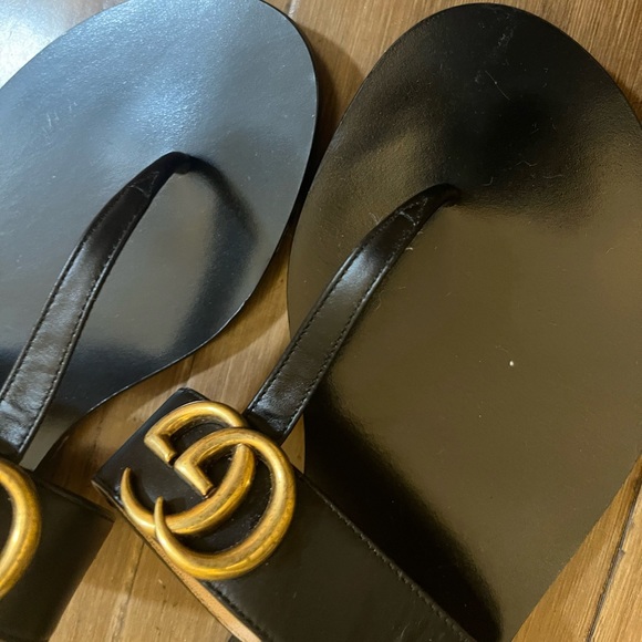 Gucci Black Leather GG Marmont Slide Sandals with Gold Logo - Picture 2 of 7